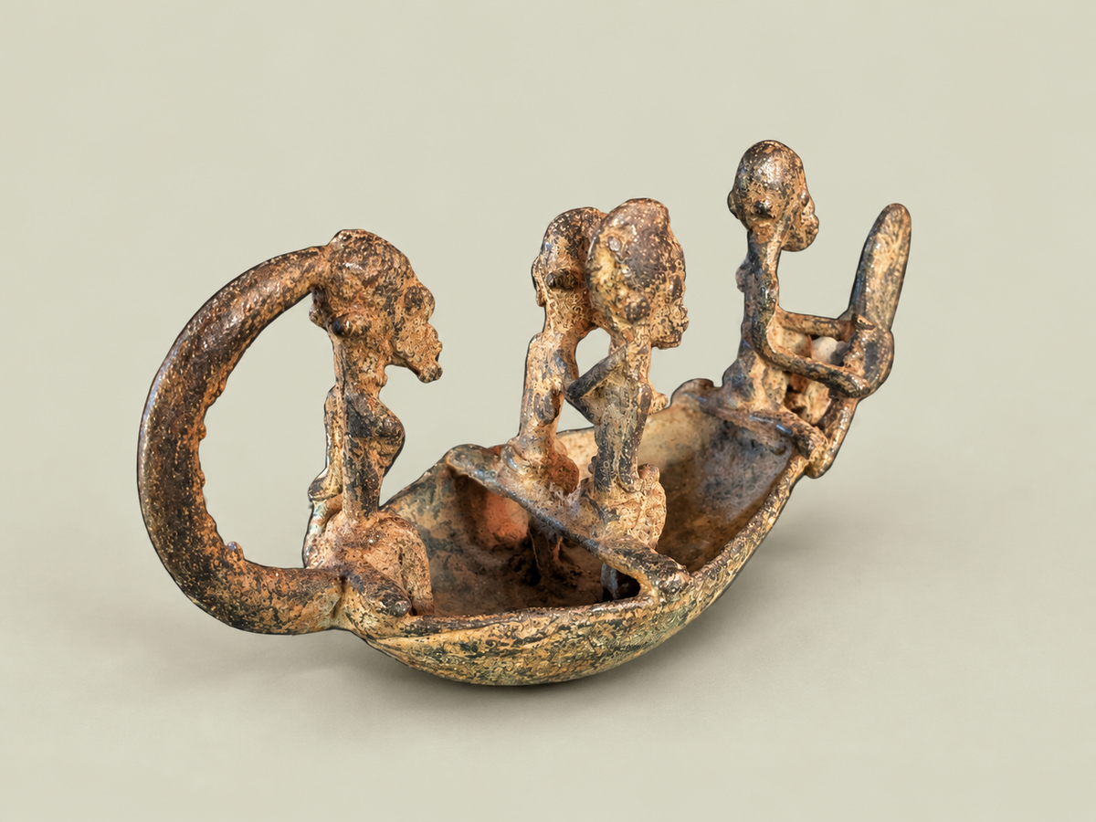 Small Dogon Canoe with People – African Bronze – Handmade in Mali