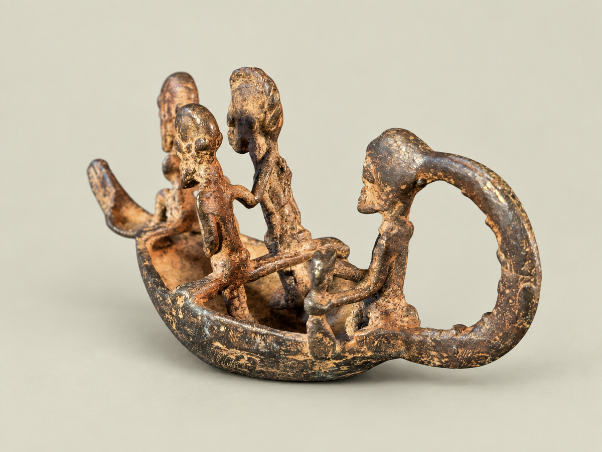 Small Dogon Boat with Figures – African Bronze – Handmade in Mali