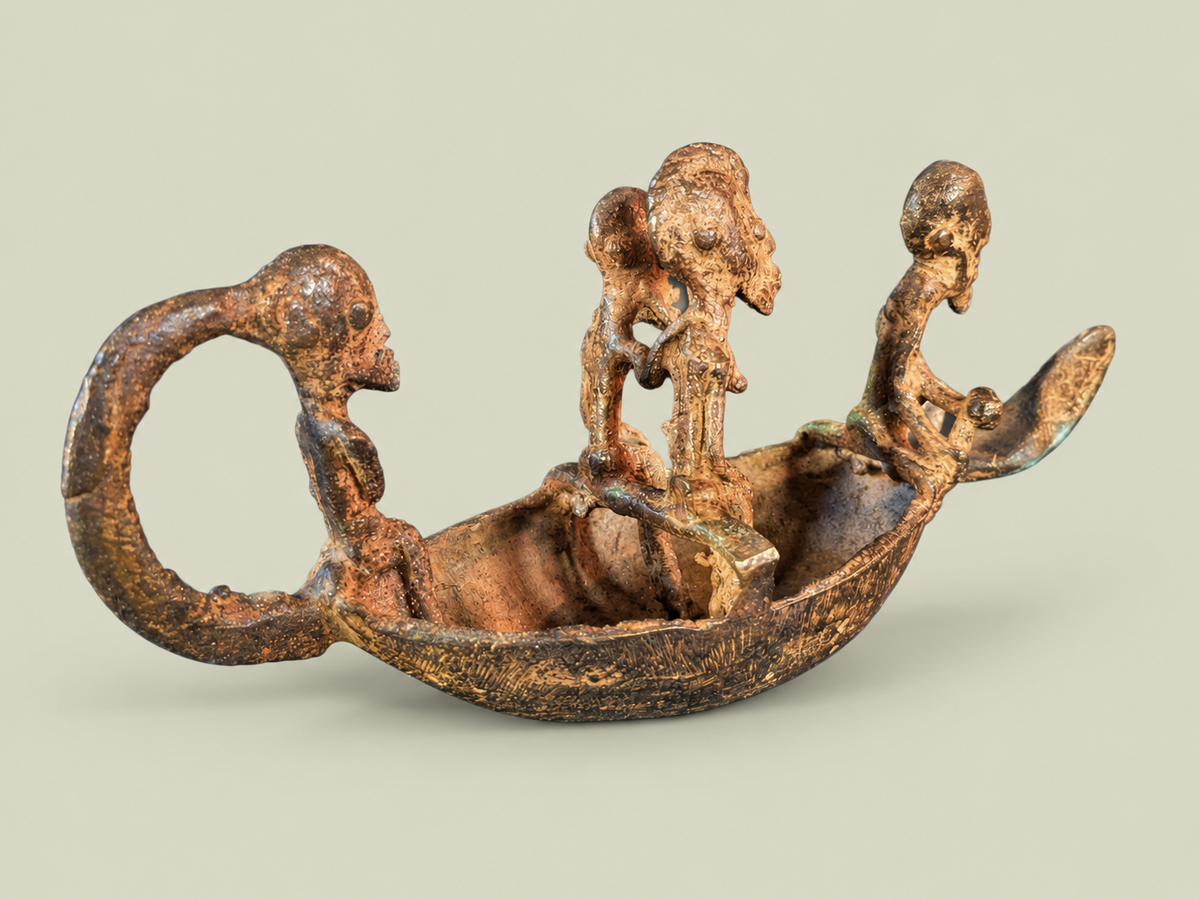 Small Dogon Boat with Figures – African Bronze – Handmade in Mali