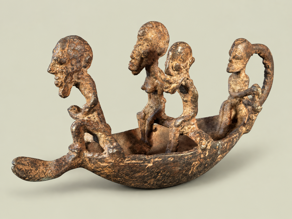 Small Dogon Boat with Figures – African Bronze – Handmade in Mali